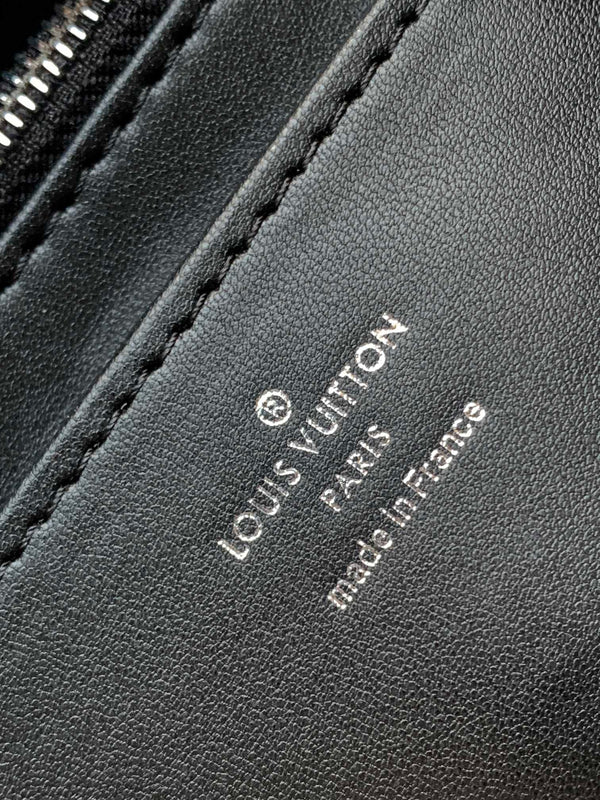 LV WOC Go-14 20cm White Black Blue Sheepskin Metal HW