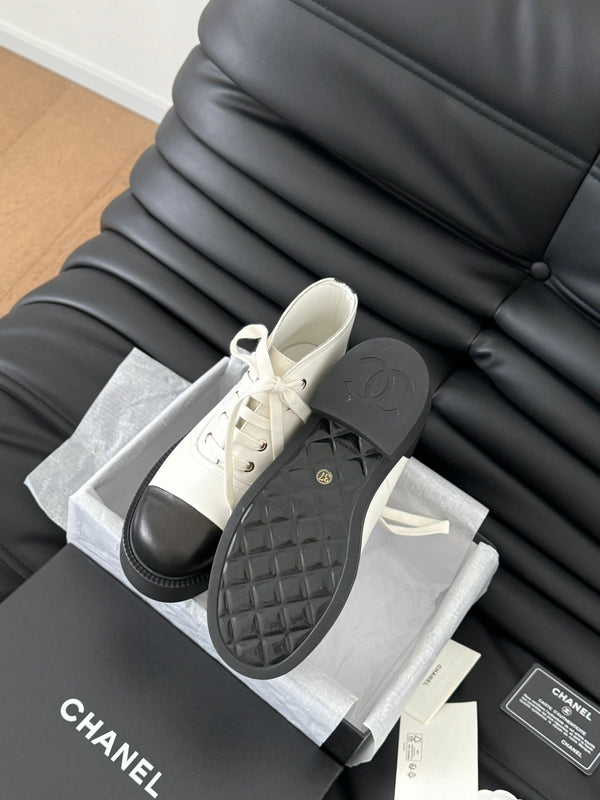 CC Ankle Boots White Mix Black Calfskin 937066