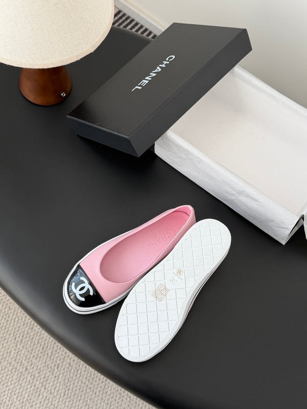 CC 26P Ballet Flat Black Pink Patent Leather Lambskin 670803