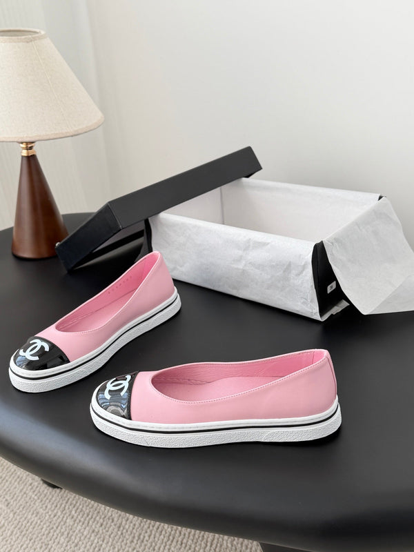 CC 26P Ballet Flat Black Pink Patent Leather Lambskin 670803