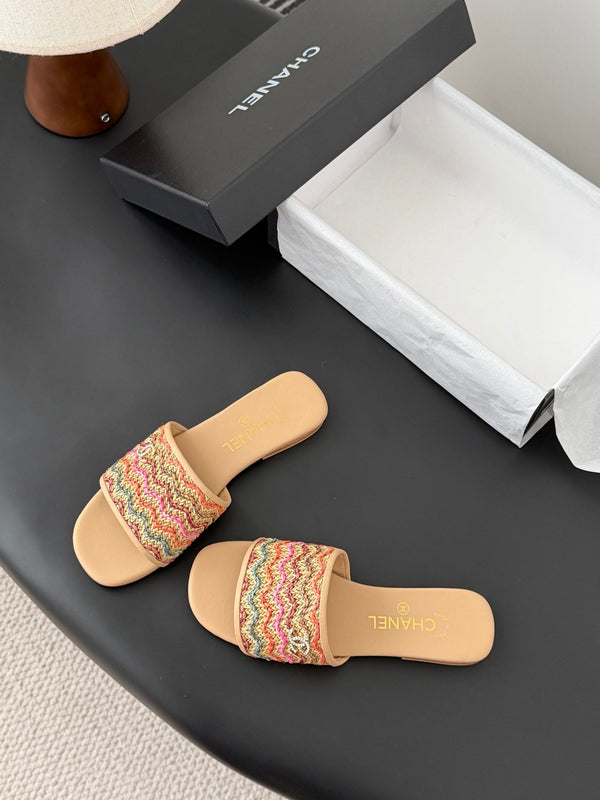 CC 26SS Slippers Beige Colorful Woven Lambskin 670821