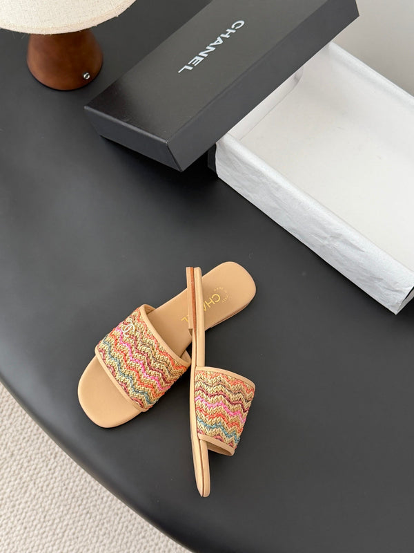CC 26SS Slippers Beige Colorful Woven Lambskin 670821