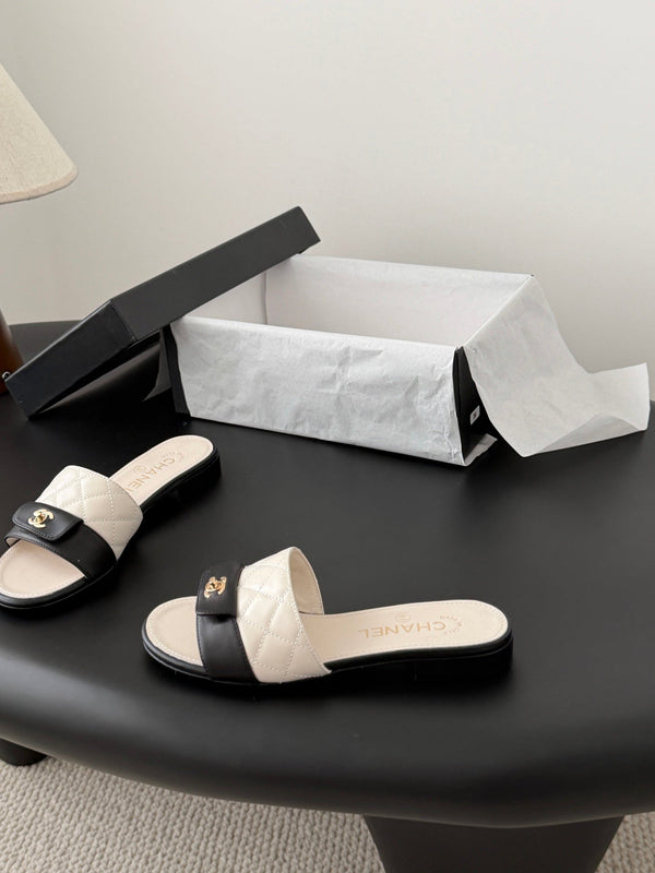 CC 26C Slippers White Quited Lambskin 670606