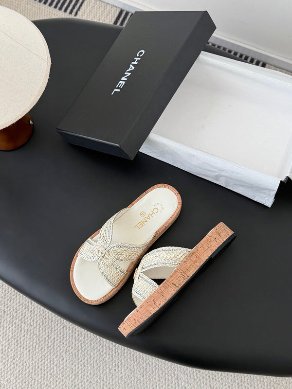 CC 26s Sandals White Raffia Sheepskin 670373