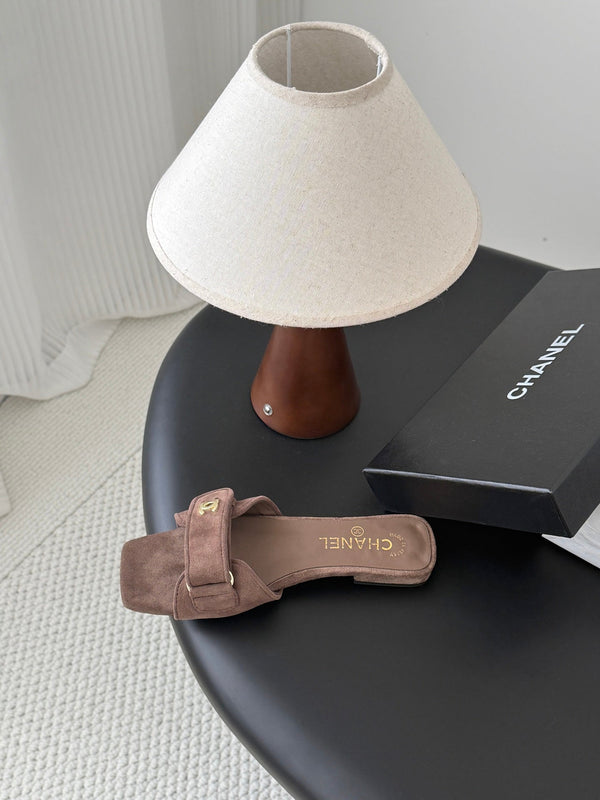 CC 26s Buckle Slippers Coffee Suede 829742