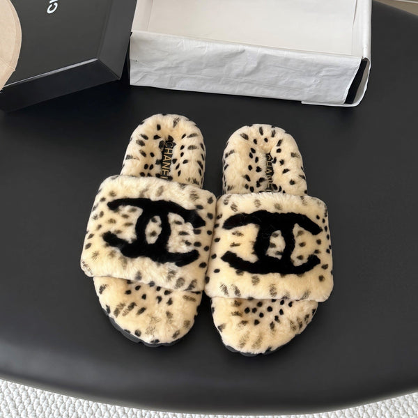 CC 26s Slides Black Beige Dalmatian Print Shearling 969713