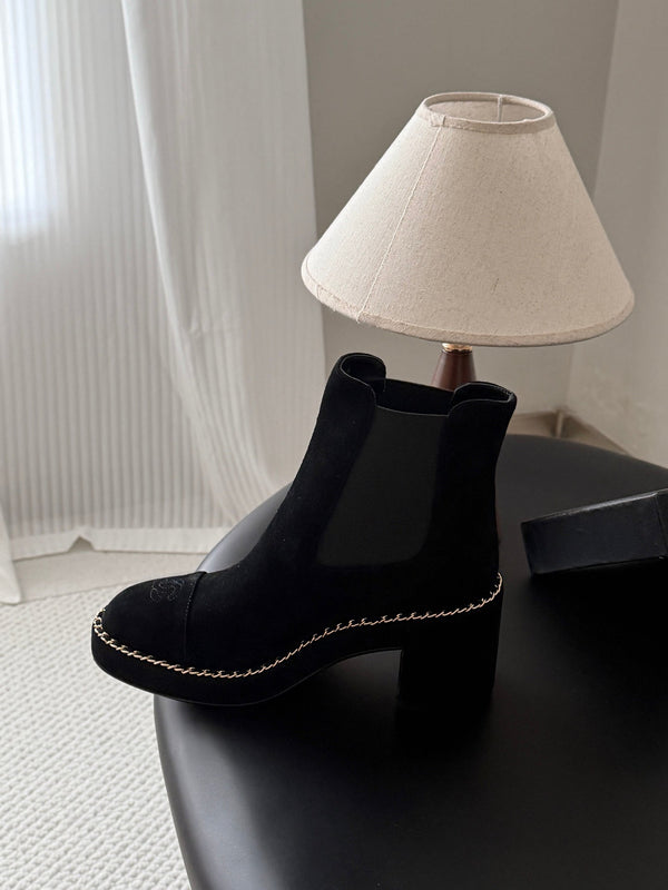 CC 26s Chelsea Ankle Boots Black Suede 122415