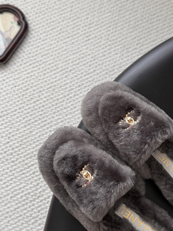 CC 26s Mules Grey Gold Shearling 127706