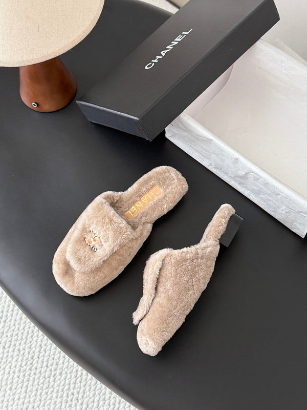 CC 26s Mules Beige Gold Shearling 127707