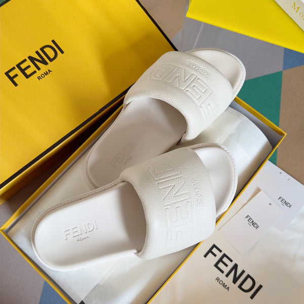 FENDI ROMA SLIDES IN WHITE FUSSBETT LAMBSKIN