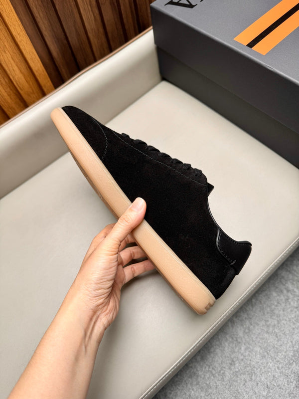 Zegna Men's 232 Low-Top Sneakers Black Suede