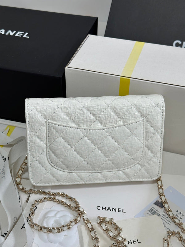 CC 25P Wallet On Chain 19cm White Cowhide Heart Rhinestone 243592