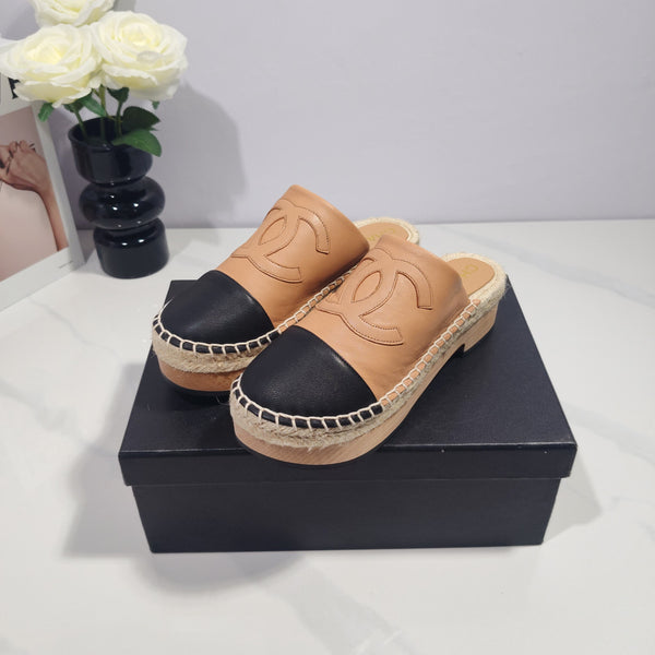 CC 26s Half-Length Slippers Black Beige Sheepskin 104250