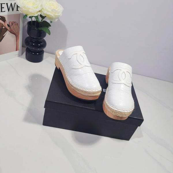 CC 26s Half-Length Slippers White Sheepskin 104249