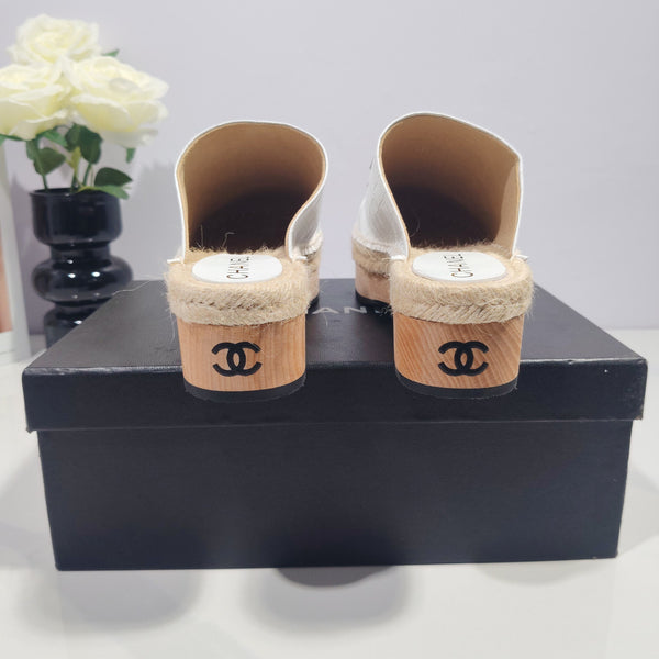 CC 26s Half-Length Slippers White Sheepskin 104249