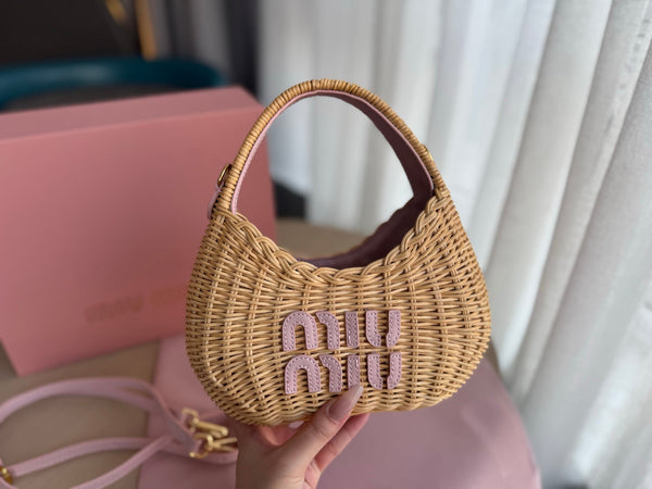 WANDER WICKER HOBO BAG 20 IN BROWN HANDWOVEN WITH PINK CALFSKIN LOGO