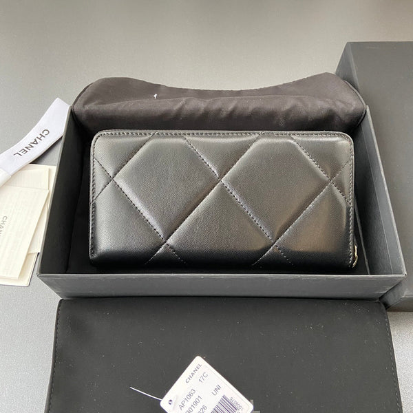 CC 19 Zipped Wallet 19cm Black Calfskin