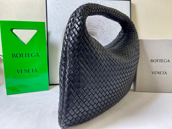 BV Maxi Veneta Bag 59cm Black Intrecciato Leather