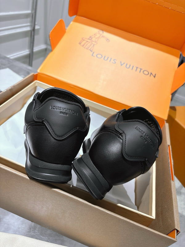 LV BUTTERSOFT Sneaker Black Cowhide 476980