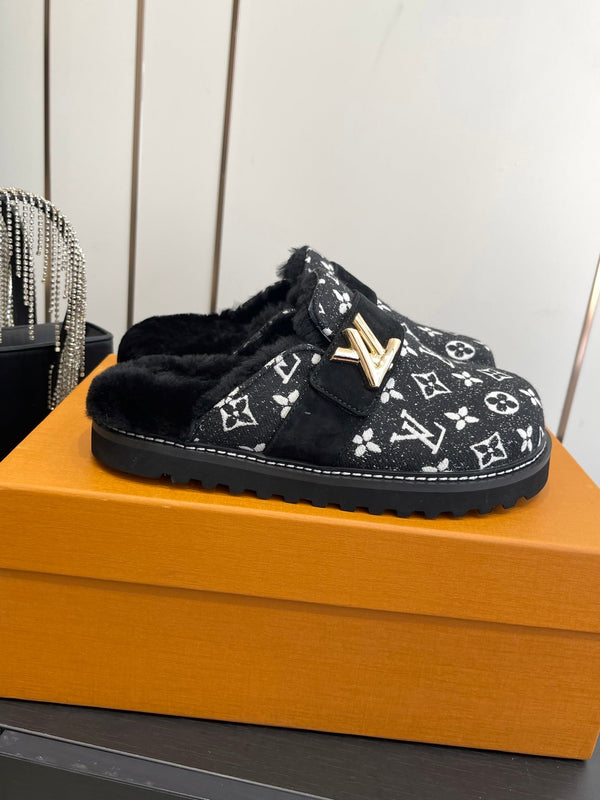 LV Cosy Flat Slippers Comfort Clog Black Leather Monogram Fur 533467