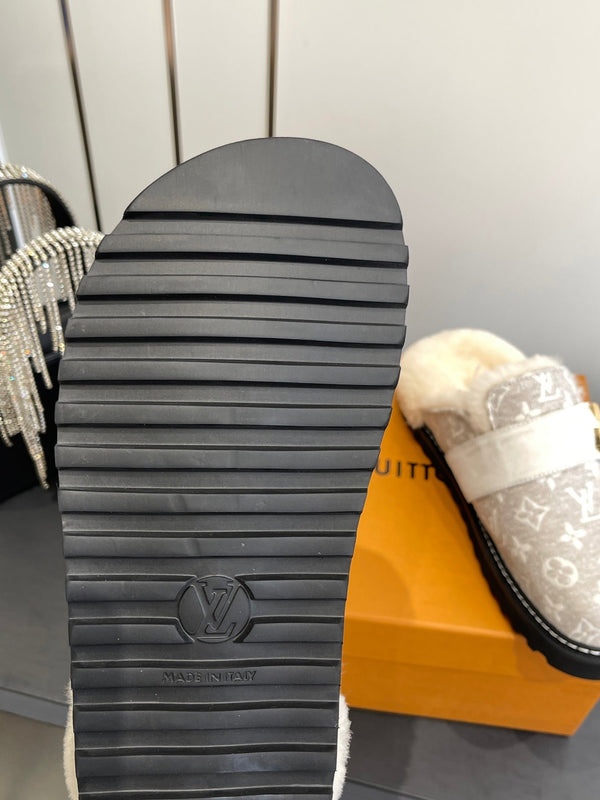 LV Cosy Flat Slippers Comfort Clog Light Khaki Beige Leather Monogram Fur 533470