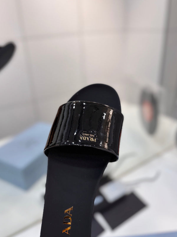 Pra Slides Black Patent Leather 834596
