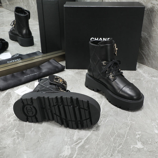 CC Interlocking Logo Combat Boots Full Black Quilted Lambskin 432654