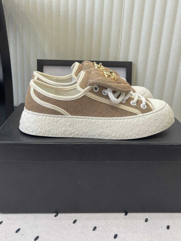 CC 2026s Sneakers Khahi White Denim Leather 720088