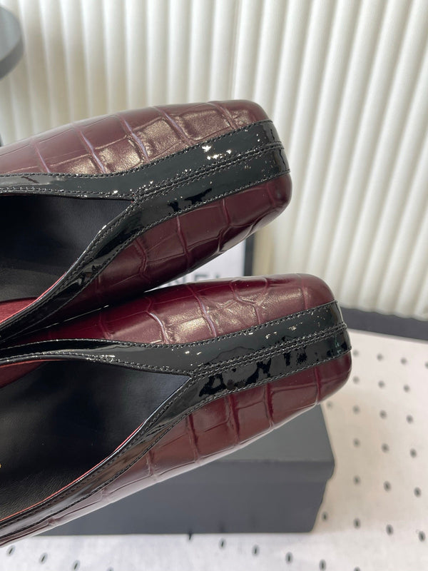CC 26s Matthieu Blazy Pump 9.5cm Burgundy Embossed Leather 807479