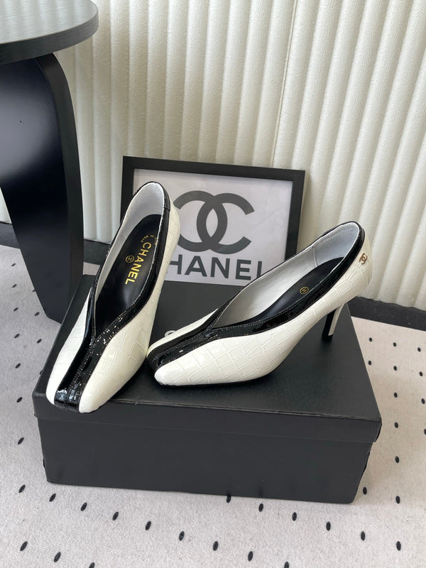 CC 26s Matthieu Blazy Pump 9.5cm White Embossed Leather 807480