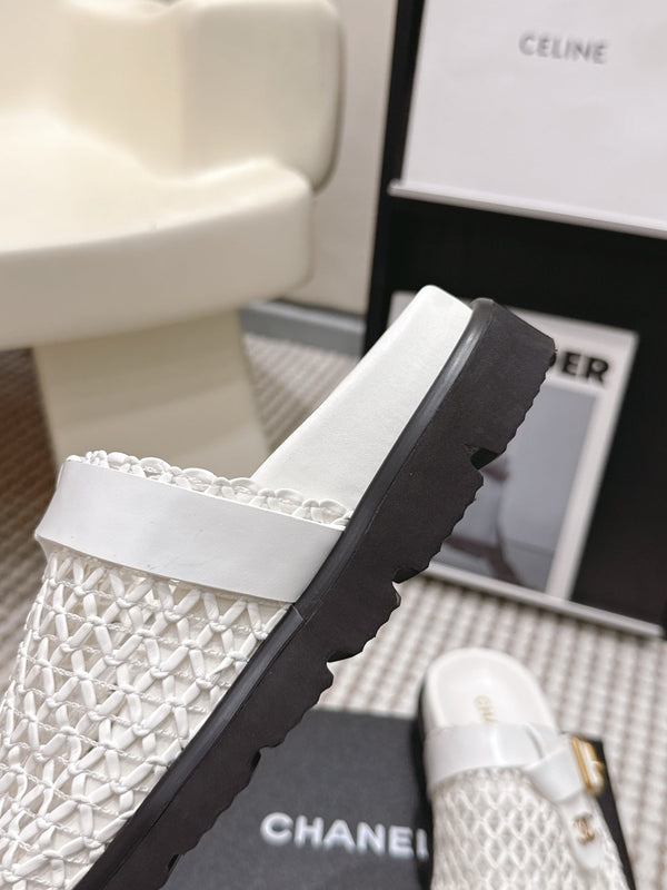 CC Woven Clog White Glossy Leather 721526