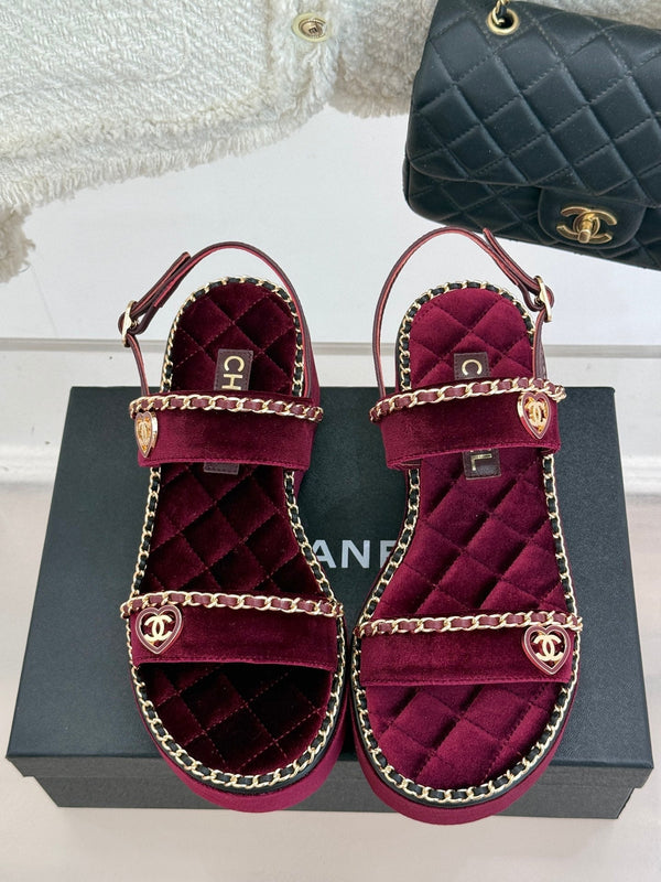 THICK-SOLED CHAIN HEART SANDAL IN PLUM PURPLE VELVET