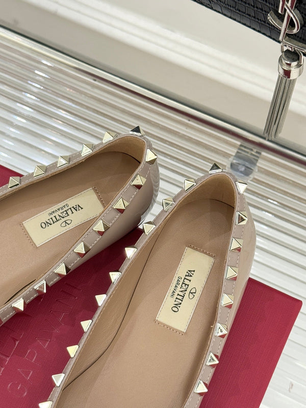 Valentino Rockstud Ballet Flat Beige Patent Leather 642997