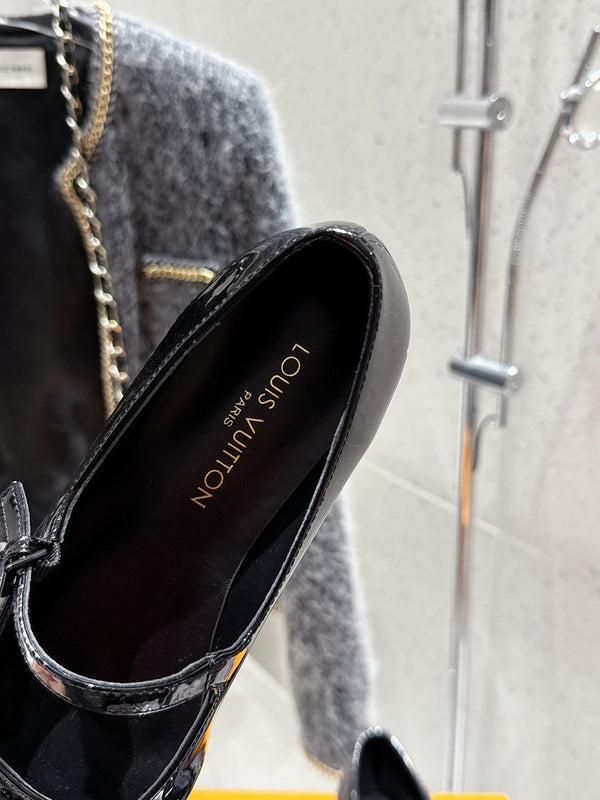 LV Swing Ballet Flat Black Patent Leather 610711