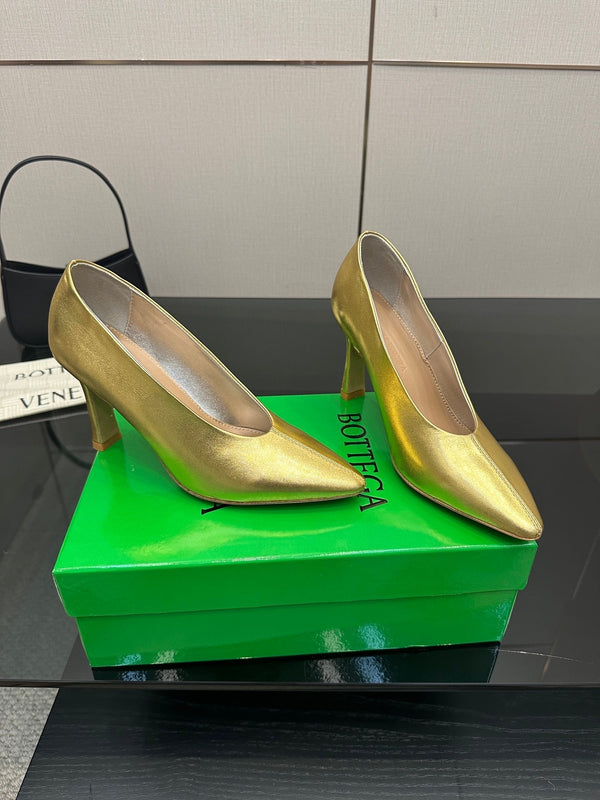 BV Pump 90mm Gold Calfskin 427644