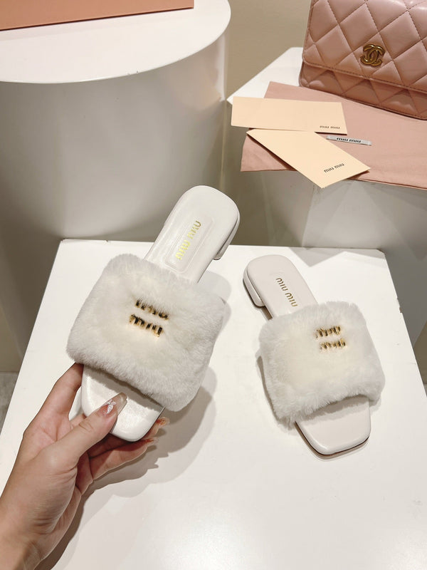 Miu Slides White Leather Fur 739560