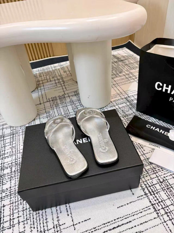 CC 26s Open-toe Sandal Sliver Sheepskin 681939