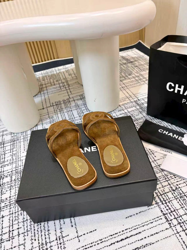 CC 26s Open-toe Sandal Coffee Suede 681946