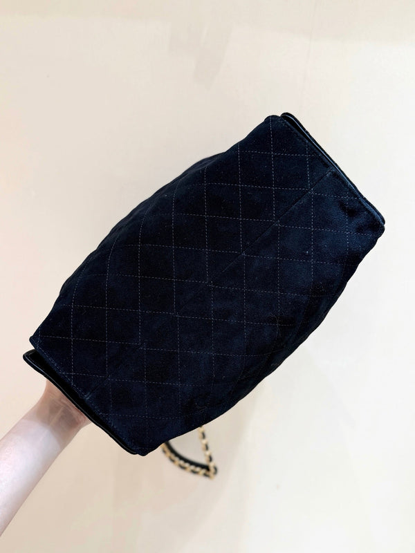 CC 25 Handbag 40 In Black Suede Gold Hardware