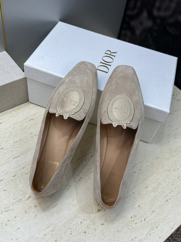 CD 26s Médaillon Loafers Light Taupe Suede 118455