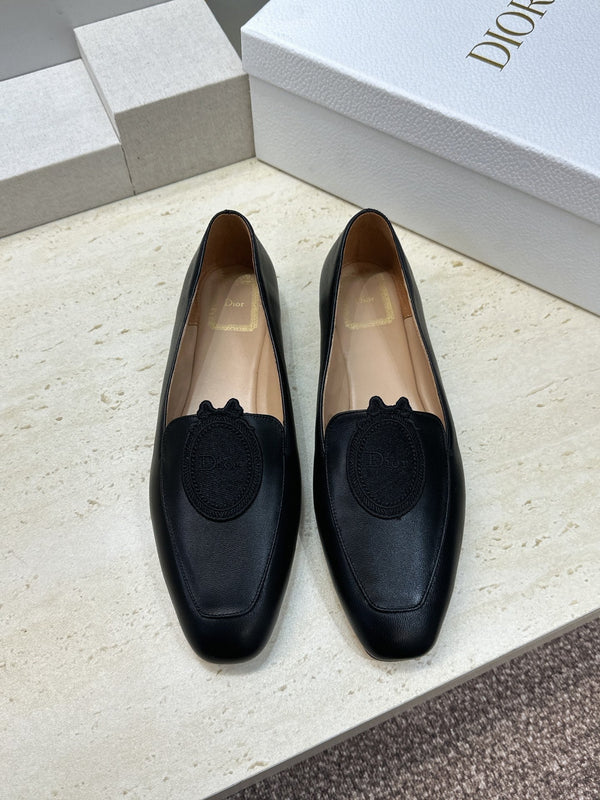 CD 26s Médaillon Loafers Black Leather 118457