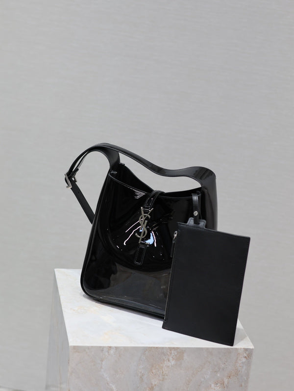 le 5a7 small 23cm black patent calfskin