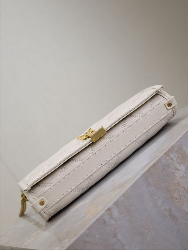 BECKY 22 IN WHITE QUILTED LAMBSKIN GOLD HARDWARE