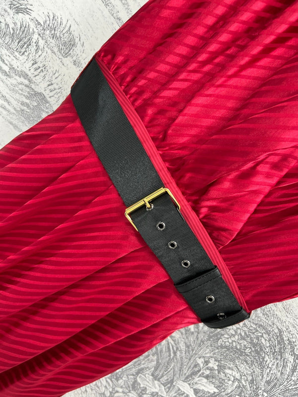 LV 25 Ped Pleated Cross Dress Red Polyester