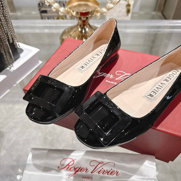 Roger Vivier 26s U Look Ballet Flat Black Leather 679810