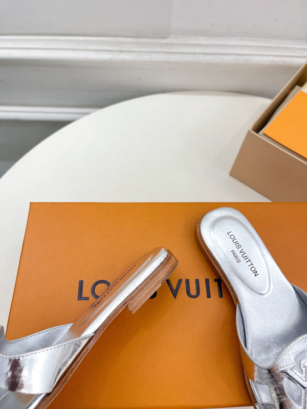 isola flat mule silver metalic calfskin