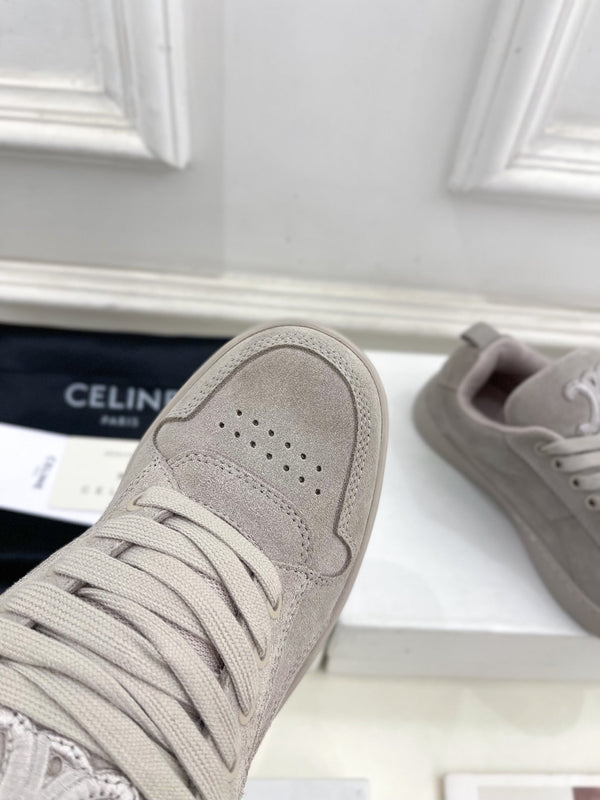 HUNTINGTON LOW LACE-UP SNEAKER IN PASTEL GRAY SUEDE AND MESH