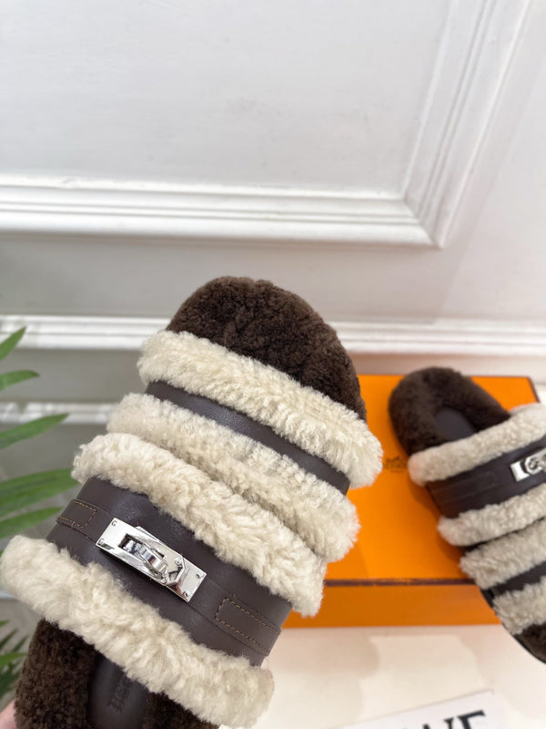 HM Slippers Classic Kelly Sliver Buckle Brown Wool 479616