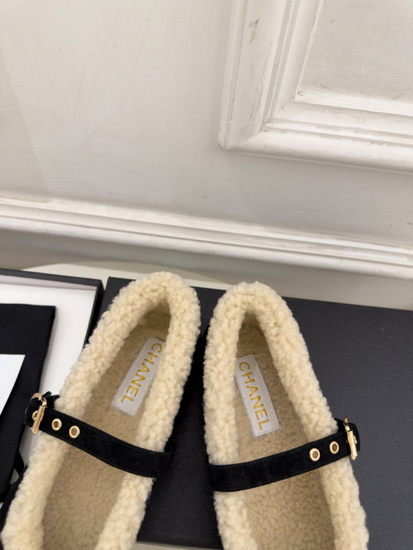 CC 26s Mary Jane Black Suede Shearling 111927