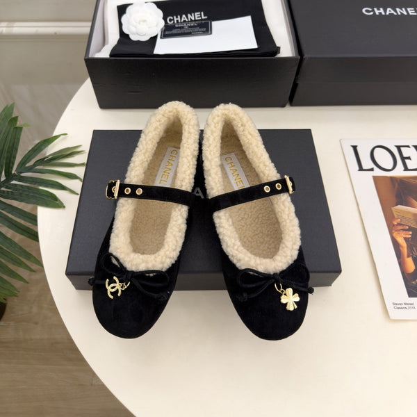 CC 26s Mary Jane Black Suede Shearling 111927